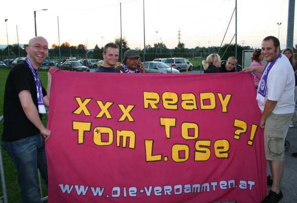 Unser Transparent f�r das politische Gewissen der Liga Tom Lang (SSK/Blau-Wei�)