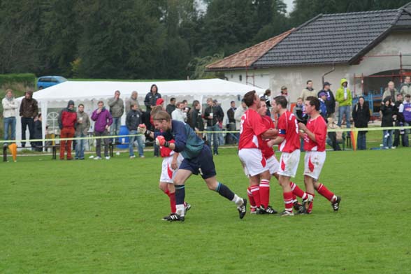 Anschlu�treffer (mit jubelndem Tormann, der sich das alles sehr zu Herzen nahm)