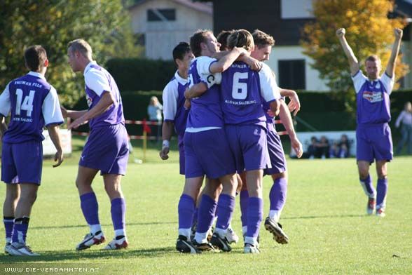 Jubel nach dem erl�senden 1:0 durch Wolfgang W�rnstl