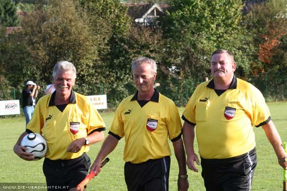 Das kultige Schiedsrichter-Trio