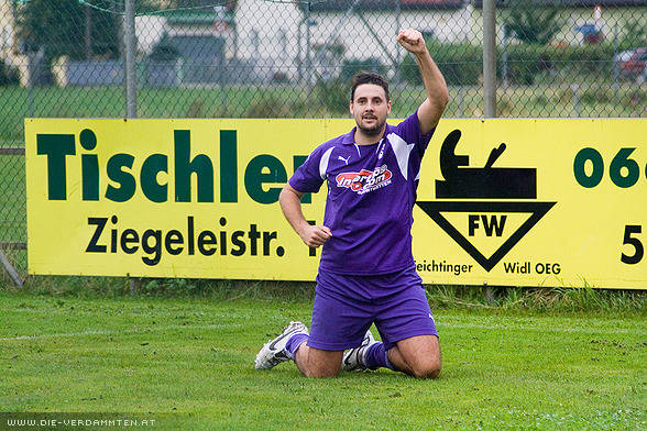 ... jubelnd nach dem 1:0