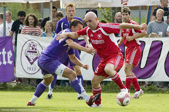 Ivan Pecaranin gegen Bergheims Stanislav Stevic