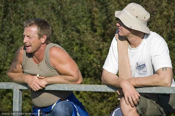 Sonnenpl�tze auf der Gegengeraden