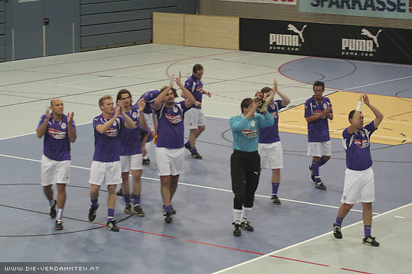 Applaus der Mannschaft nach dem Spiel...