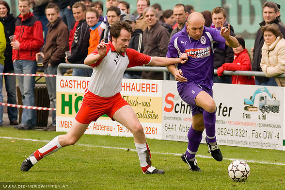 Mario Schleindl (mit Metal-Gru�)