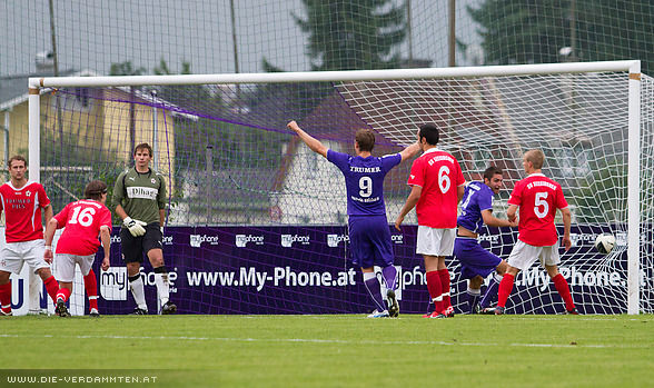 Bereits in der 9. Minute trifft Raphael Reifeltshammer zum 1:0