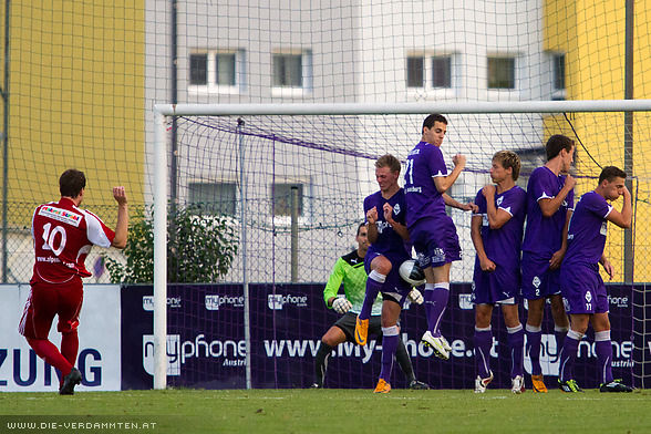 Freisto� nach Roter f�r Olli Schmidt