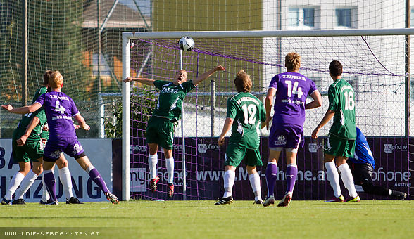 Raphael Reifeltshammermacht das 1:0  nach Eckball von Dominik Borozni