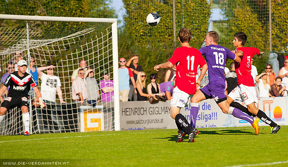 ...spielt ihn nach vorn...