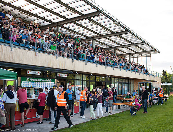 Haupttrib�ne in Eugendorf