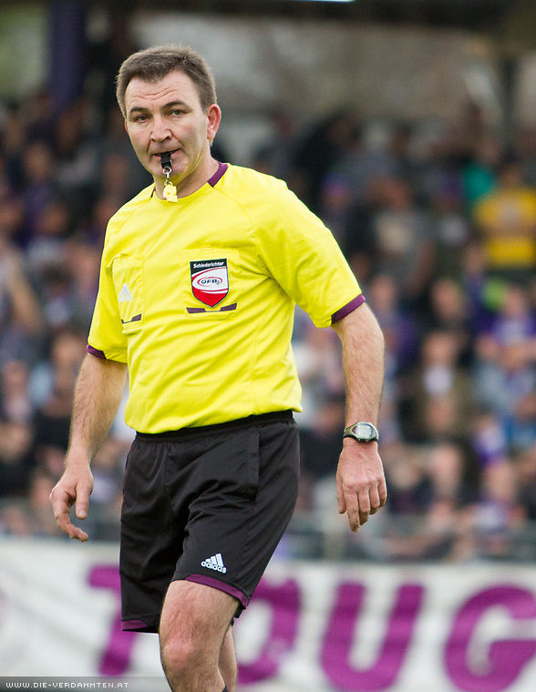 Schiedsrichter Bogoljub Macanovic