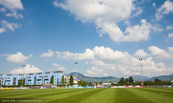 Ein herrlicher Fr�hlingstag als B�hne f�r das Spiel